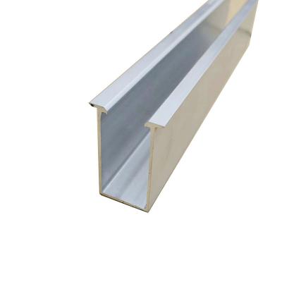 Solar panel mounting rail